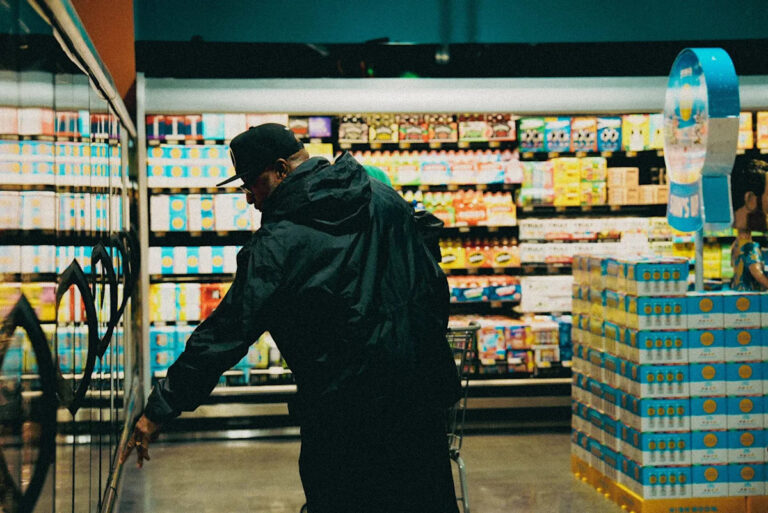 Какие магазины открыты в Рождество в Мемфисе?