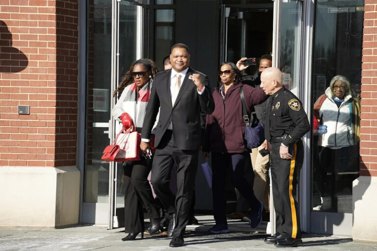 Мэр Атлантик-Сити оправдан по всем обвинениям в насилии над его дочерью-подростком
