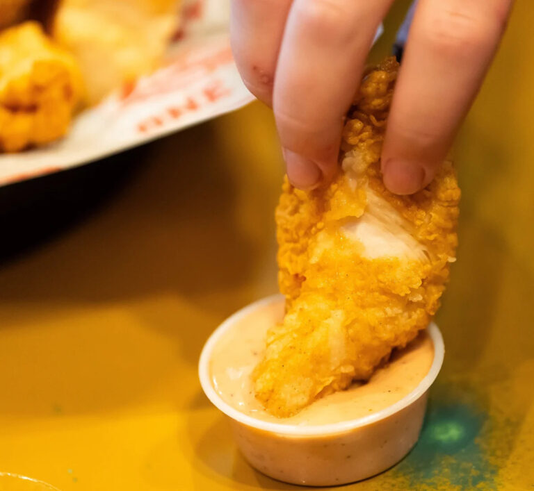 Raising Cane откроет новый офис во Флориде в октябре