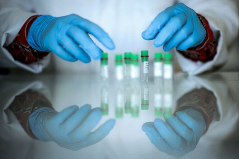 Врач предупреждает о симптоме руки, который может выявить прогрессирующий рак легких