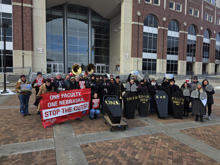 Будущее UNL на кону: отменить голосование регентов 5 декабря