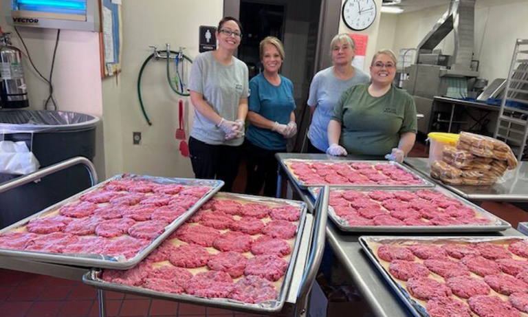 Ультраобработанная еда из школьных блюд: что нужно, чтобы почистить повара