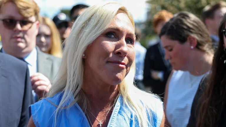 MTG хочет знать правду о свободных домах Трампа Гунса