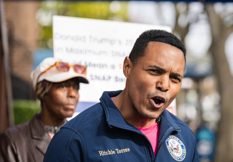 Демократы в Палате представителей в ярости из-за того, что их коллеги по Сенату «разбиваются» о закрытии: «безоговорочная капитуляция!»