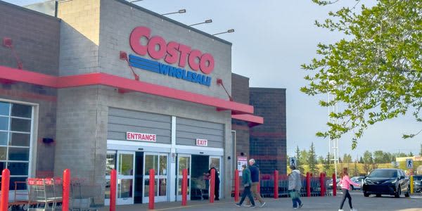 Costco раздает подарочные карты, и вы можете получить стоимость вашего членства обратно.