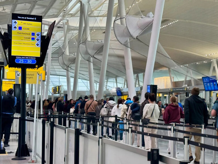 Хорошие новости для путешественников: отмена рейсов падает, поскольку правительство вновь открывается