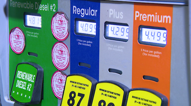 Цены на газ в Калифорнии снижаются, но остаются выше, чем в среднем по стране, в преддверии рождественских пиков