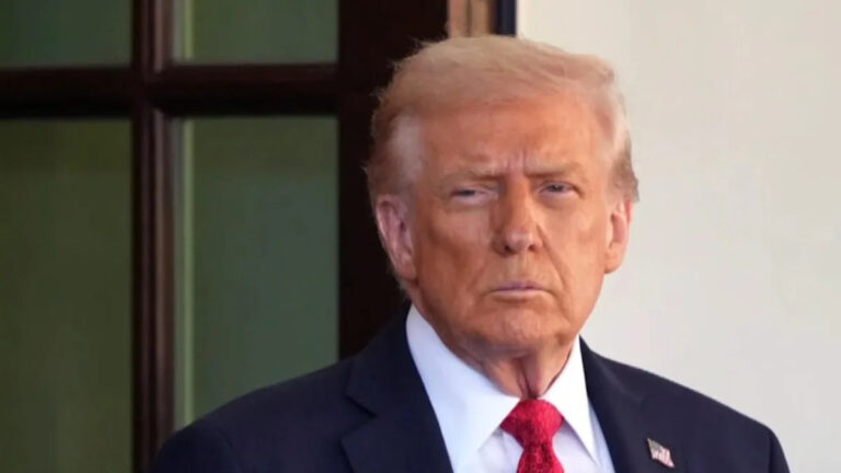 Трамп заявил, что республиканцы в Палате представителей должны проголосовать за то, чтобы опубликовать файлы Эпштейна