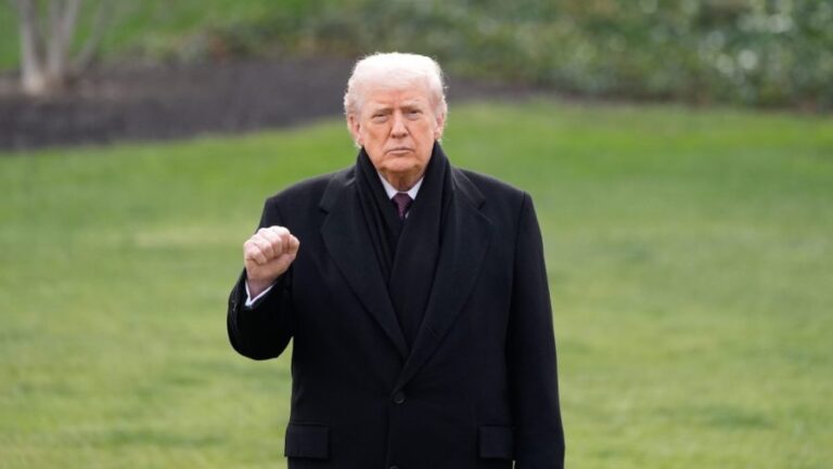 Мнение: администрация Трампа заслуживает солидного F-minus за прозрачность