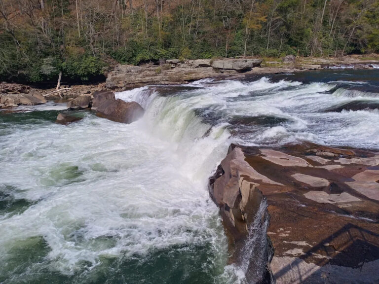 Есть ли в Луизиане водопады? Несколько найденных по всему штату. Вот лучший из них.