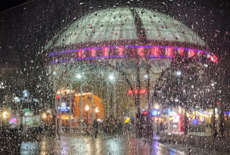 Атмосферная река затопит Стоктон, когда сильный дождь пройдет через Калифорнию