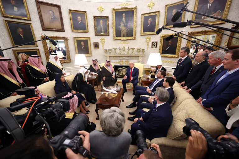 После нападения Дональда Трампа на корреспондента Мэри Брюс Белый дом снова идет за ABC с пресс-релизом «Фейковые новости»