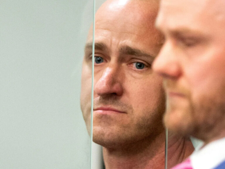 Пилот, который пытался сократить двигатели самолета, получает время, под наблюдением