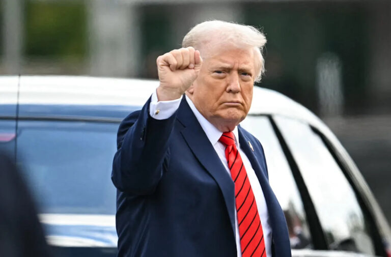 Медицинский отчет для Трампа, 79 лет, игнорирует косточки и синяки