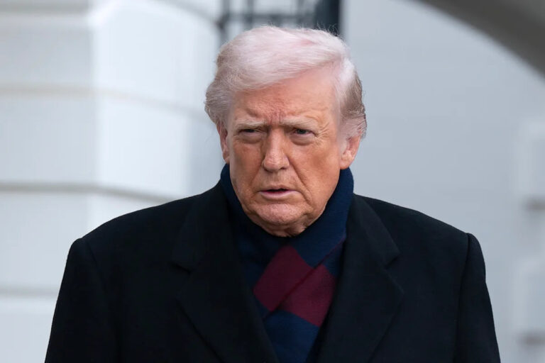 Трамп подал в суд на BBC за клевету и потребовал $10 млрд в качестве компенсации за редактирование речи 6 января