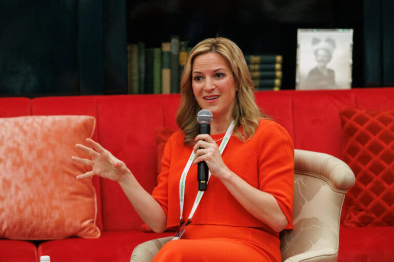 Бенсон из Мичигана имеет семейные и профессиональные связи с компанией, которая продвигает проект центра обработки данных в Салине