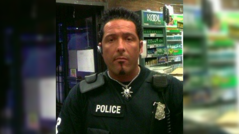 Мэр города Ист-Кливленда уволил сержанта после расследования мошенничества с сексуально откровенными текстами