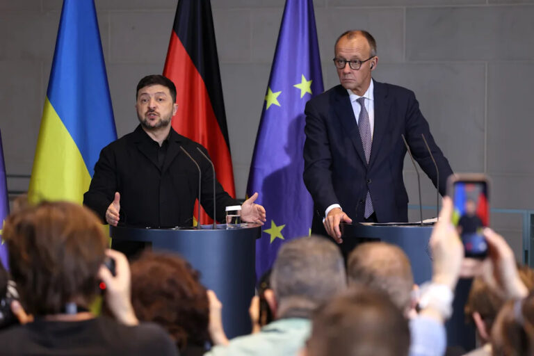 США и Европа обещают обеспечить безопасность Украины, поскольку Киев в 2026 году запросит $60 млрд