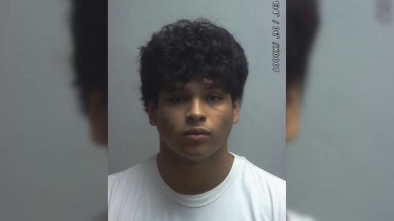 17-летний мужчина арестован после 3-х убитых в Накогдоче близ начальной школы Фредонии