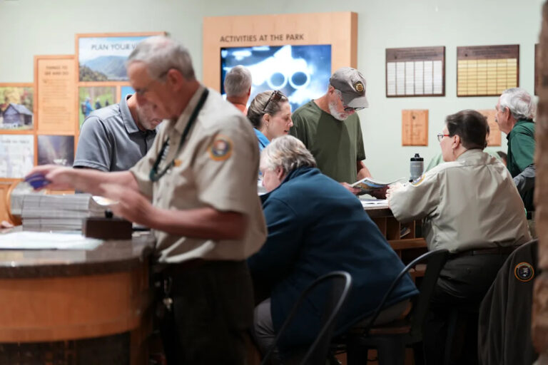 Что нужно знать о национальном парке Great Smoky Mountains во время закрытия