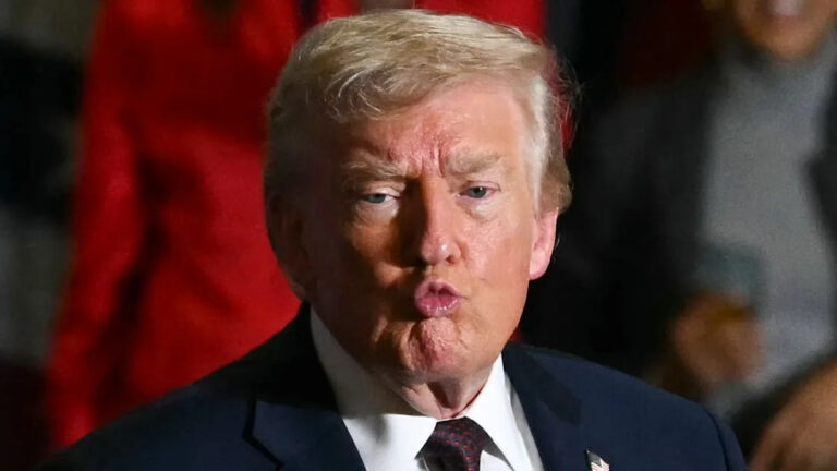 79-летний Трамп забыл, как стара Америка, несмотря на постоянные планы на день рождения