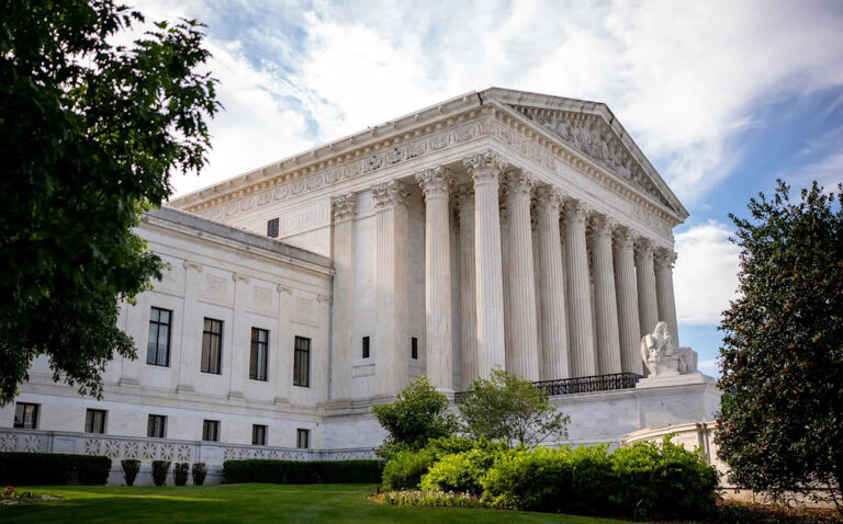 Суд Робертса продолжает давать Дональду Трампу то, что он хочет, когда он этого хочет.