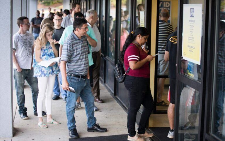 Я только что обновил свои водительские права в Северной Каролине. Это заняло менее 20 минут.