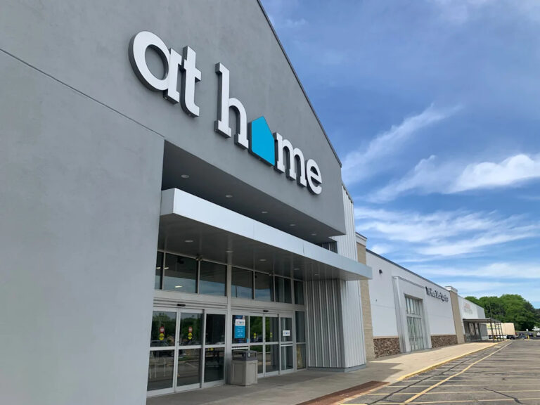 Закрытие домашнего магазина включает в себя одно из двух мест в Айове