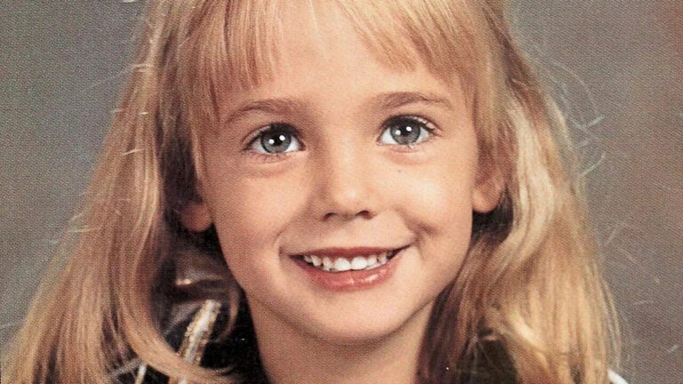 Алекс Хантер, окружной прокурор, который курировал ранние этапы дела Джонабене Рэмси, умер в возрасте 89 лет