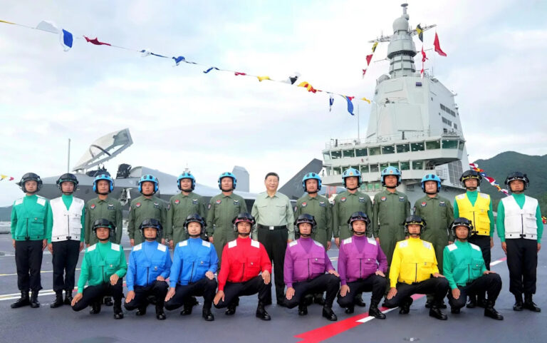 Китай запускает суперкар Fujian, чтобы конкурировать с США в море