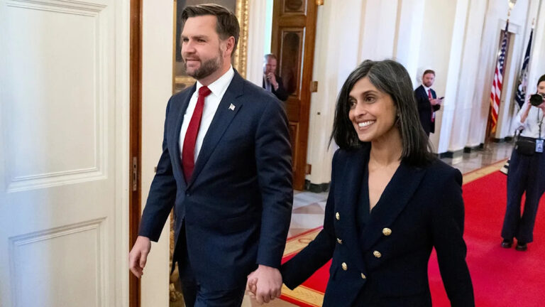 Вэнс разразился ненормативной двусловной речью для критиков своей жены Уши