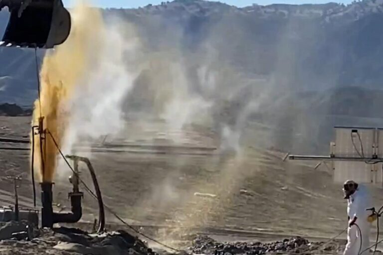 Некоторые свалки в Калифорнии горят и утекают метан. Новые правила могут сделать их более безопасными