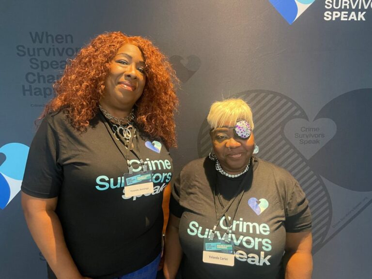 Она чуть не погибла в результате нападения на дом. Иллинойс отрицал компенсацию ее жертвы.