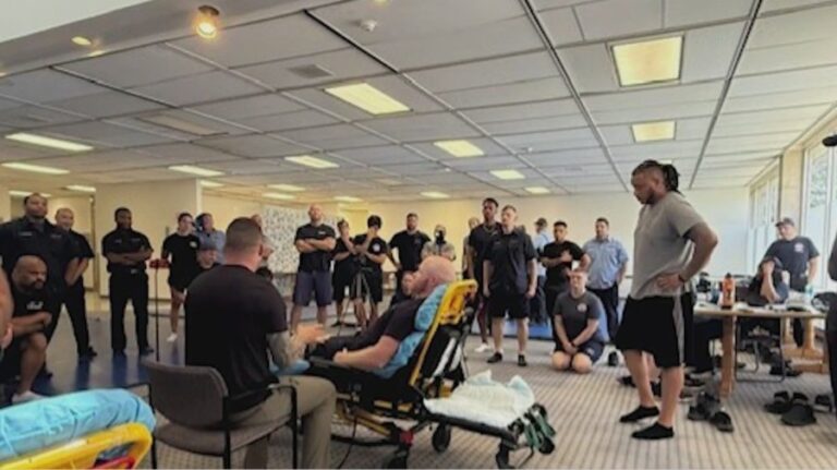 KCFD проводит обучение по выживанию в условиях насильственного контакта по всему отделу