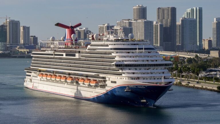 Посол круизной линии Carnival нарушил молчание после того, как подросток умер на корабле