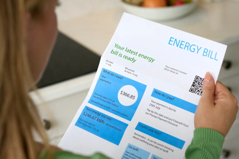 В новом докладе говорится, что только в 2025 году счета за электроэнергию в США выросли на 13%: «То, что происходит за кулисами, — это…»