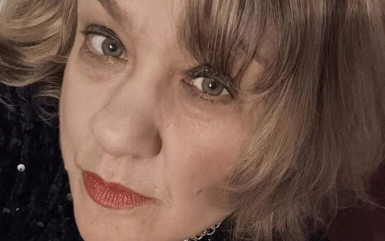 На фото: «Преданный» работник благотворительной организации найден мертвым, когда 13-летняя девочка была взята под залог