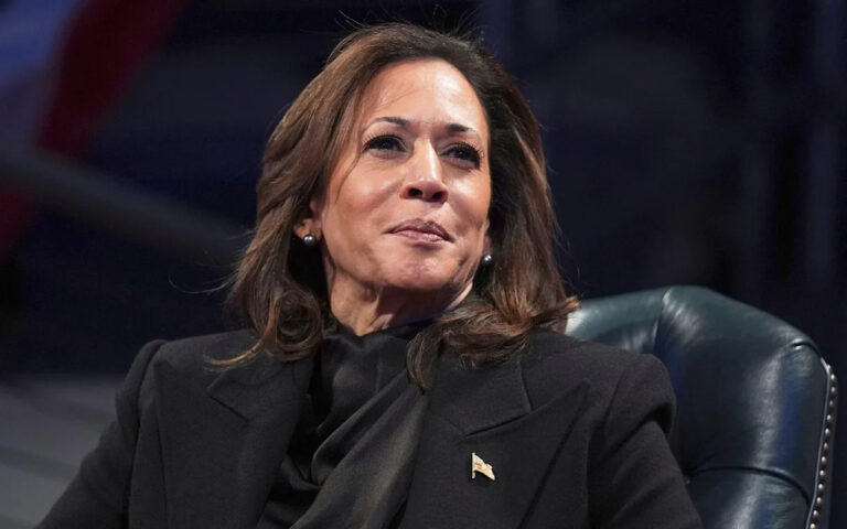 Камала Харрис обвиняет всех в своих неудачах, кроме себя