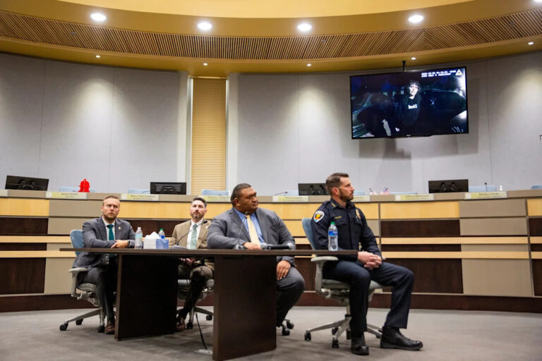 Бывший офицер полиции Фелипе Эрнандес предстанет перед судом 27 октября.