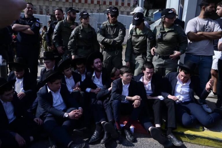 Израильский проект Хареди: решение суда и политический тупик достигли критической точки