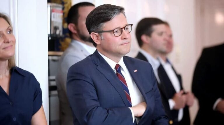 Палата представителей США приняла законопроект о здравоохранении Республиканской партии и направила его в Сенат