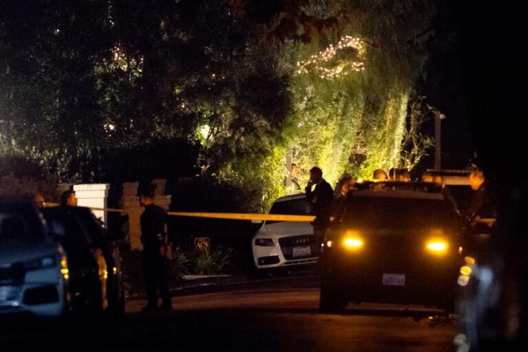 Сын Роба Райнера арестован по подозрению в убийстве, поскольку появляются новые подробности о шокирующих убийствах