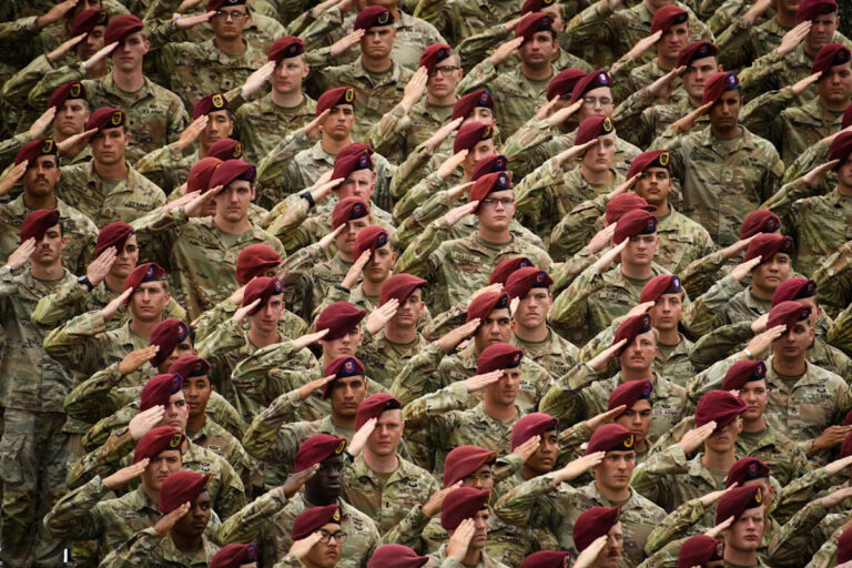 Вот где найти бесплатные и скидки на День ветеранов в районе Файеттвилля