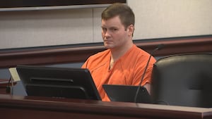 Защита обвиняет психоделический шоколад, судья отрицает связь для обвиняемого убийцы табачного магазина