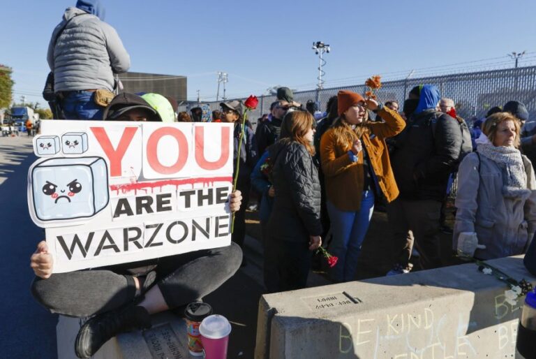 Судья Иллинойса приказал начальнику пограничной службы Бовино ежедневно встречаться из-за арестов
