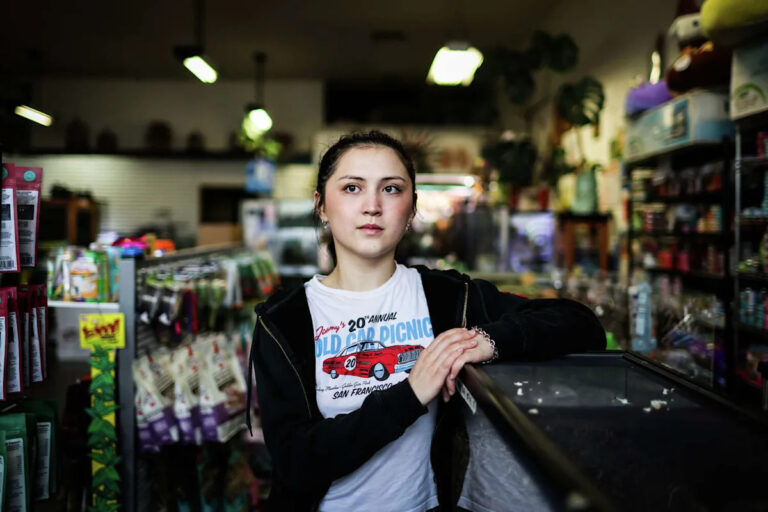 Как официантка из коктейля «Дом премьер-Риба» устроила политический шторм в мэрии С.Ф.