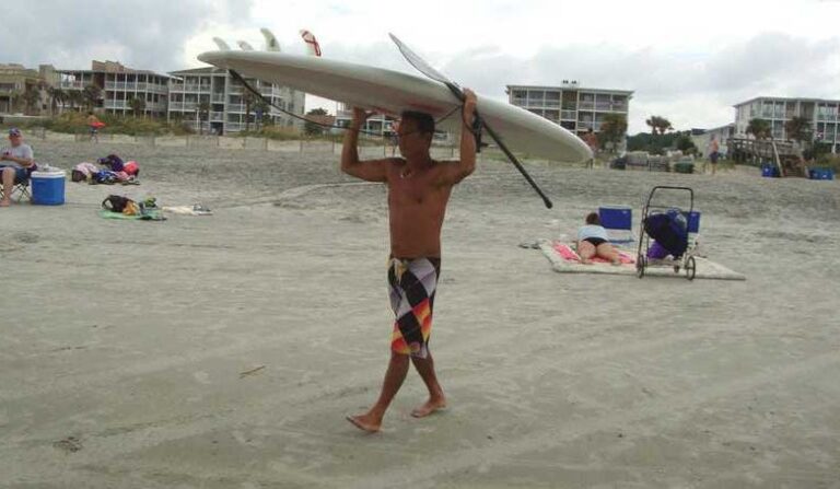 «Алоха Като» Серферы, семья скорбит о потере легенды серфинга на острове Тайби