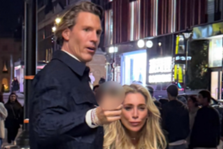 Мага-влиятель с лицом Мар-а-Лаго, который был в бегах, чтобы быть пресс-секретарем Трампа, разыскивается за нападение