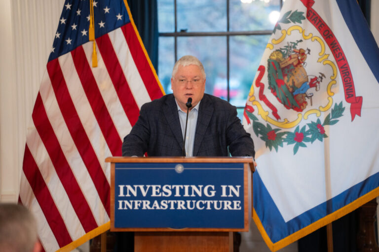 Администрация Трампа одобрила план расширения широкополосной связи в Западной Вирджинии