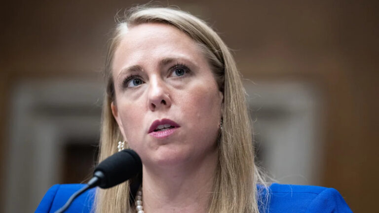 Внимание, белые мужчины: правительство хочет, чтобы вы сообщали о дискриминации на рабочем месте